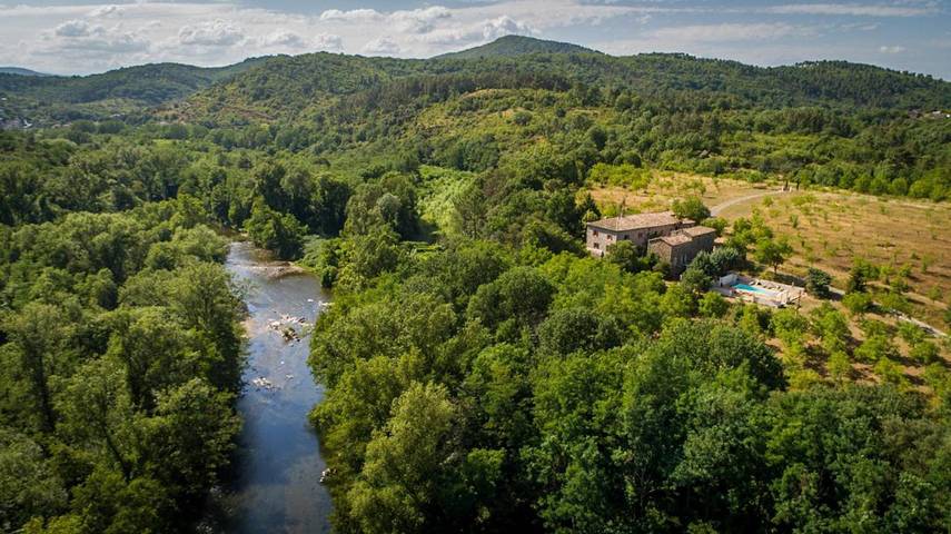 Location de vacances pour 2 personnes, avec terrasse ainsi que piscine et jardin à Meyrannes - 3