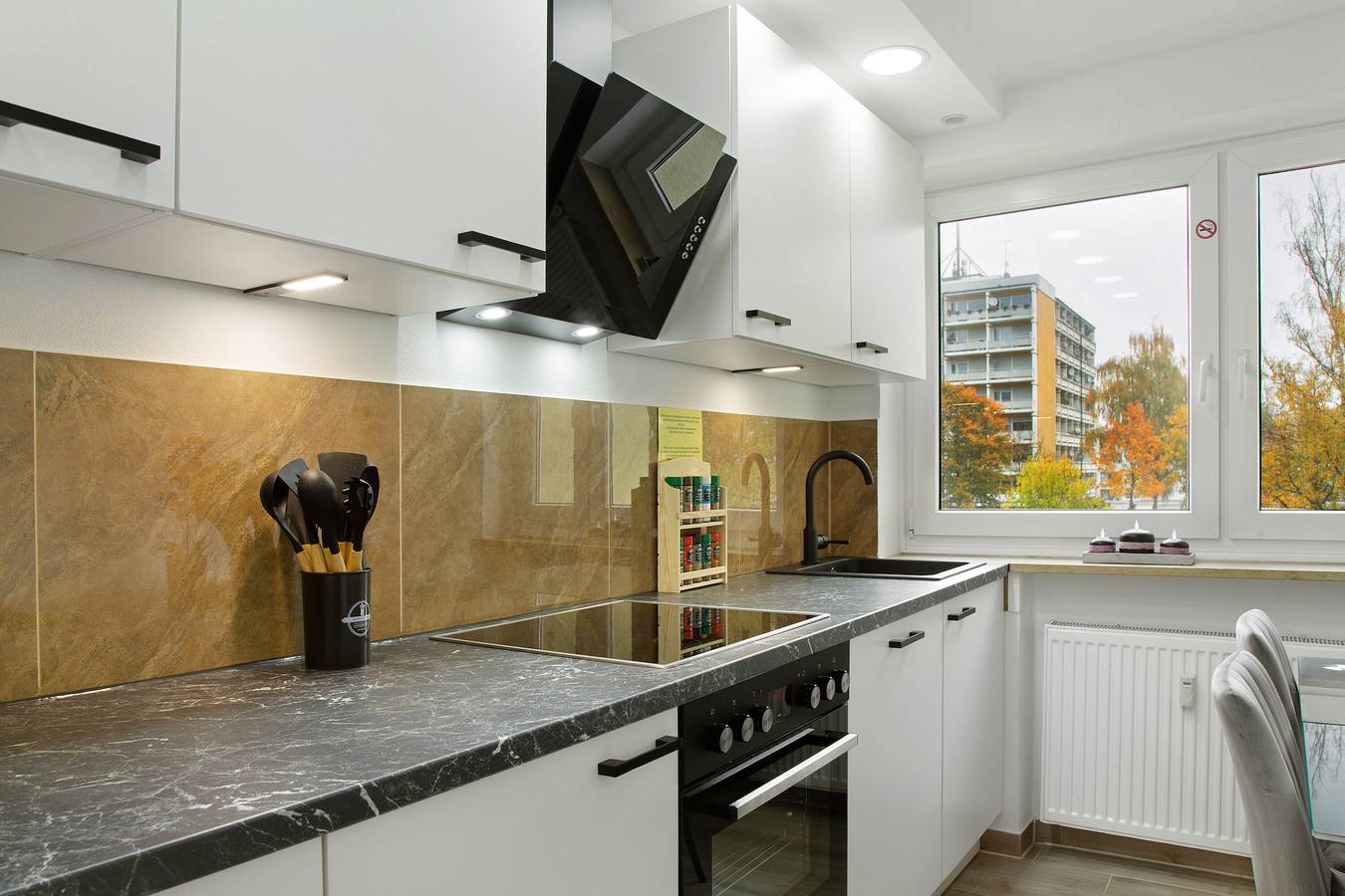 Ganze Wohnung, Ferienwohnung 'Modern Apartments Neuburg 7' mit Parkplatz, Balkon und Wi-Fi in Neuburg an der Donau, Romantische Straße