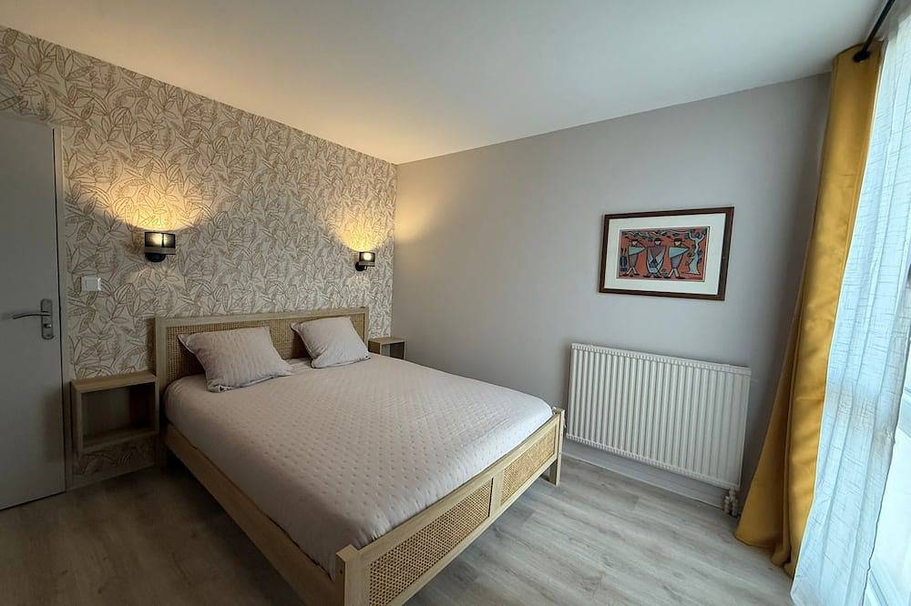 Ganze Wohnung, Modern, fully-equipped 6-person duplex with terrace in Évreux, Évreux und Umgebung