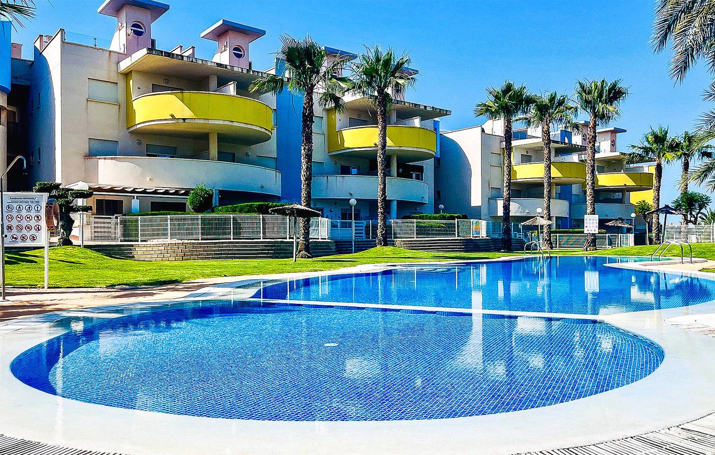 Entire holiday apartment, Sunny Terrace Apartment with Parking, WiFi, AC - La Florida in Villamartín (Orihuela), Orihuela