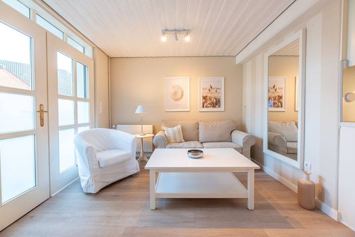 Ferienwohnung für 3 Personen, mit Terrasse und Garten in Utersum