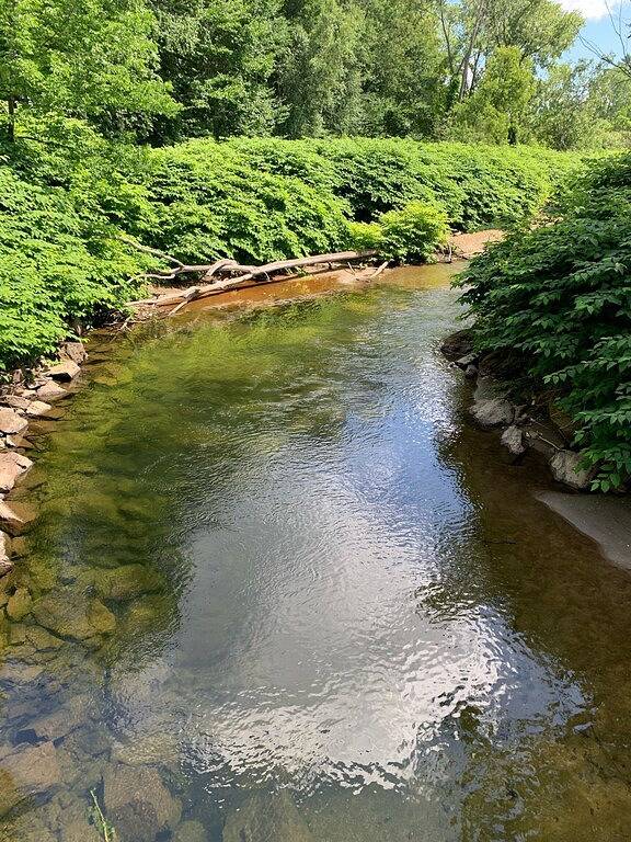 Barn for 6 people, with yard in 
