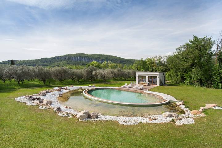 Ferienhaus für 10 Personen, mit Garten und Sauna sowie Whirlpool, kinderfreundlich in Costermano - 2