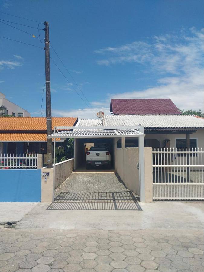 Casas e apartamentos de temporada para 5 pessoas, com balcão em Navegantes