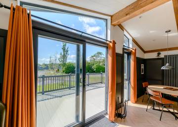 Chalet for 4 People in Eaton and Alsop, Midlands, Photo 3