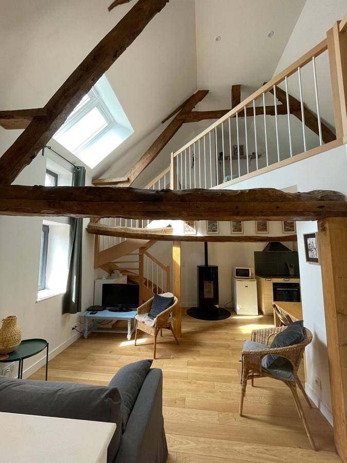 Gîte pour 7 personnes, avec vue ainsi que balcon et jardin à Saonnet