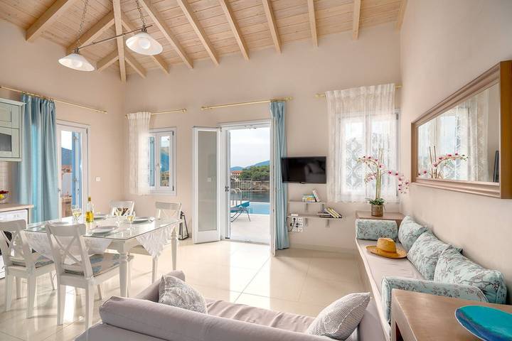 Location de vacances pour 4 personnes, avec terrasse ainsi que piscine et vue sur l’océan dans Άσος - 4