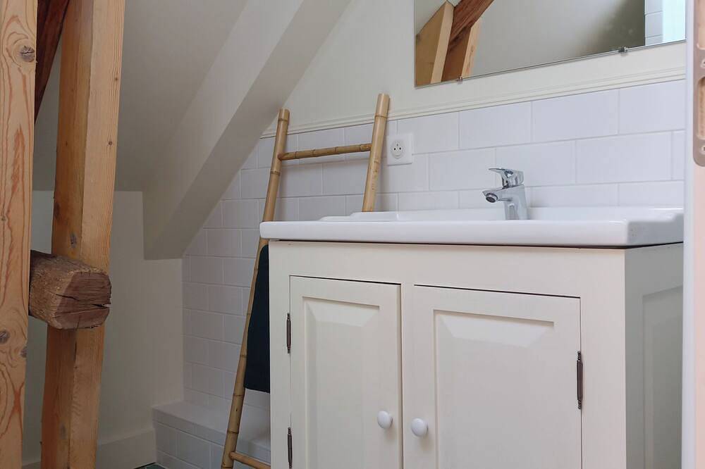 L’Âme de la Grange - Dos Habitaciones Pensión, Capacidad 4 in Grez-sur-Loing, Sena y Marne