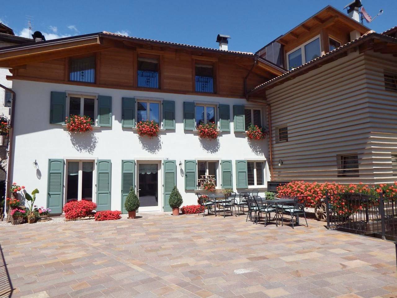 Double or Twin Room with Private Bathroom in Mechel, Cles