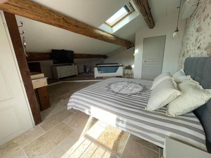 Gîte pour 4 personnes, avec jacuzzi ainsi que piscine et jardin à Puyvert - 4