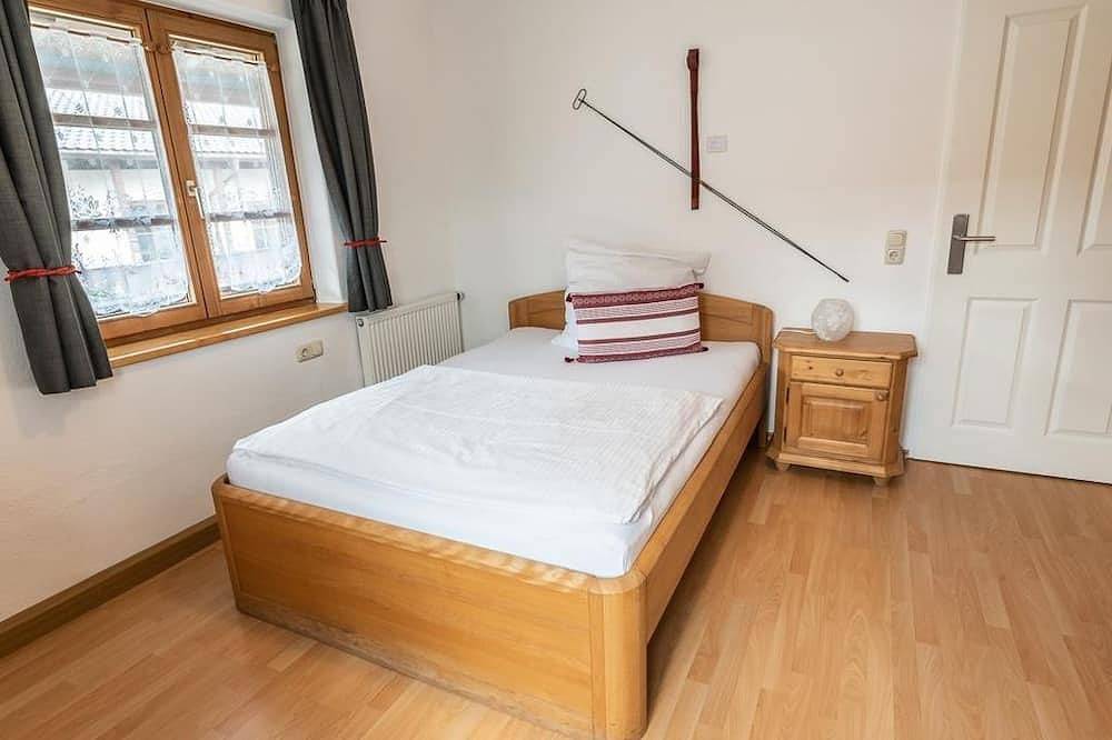 Twin Room (beds separated) - Ammergau Lodge in Oberammergau, Bavarian Alps