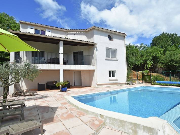 Villa pour 8 personnes, avec Balcon ainsi que Terrasse et Piscine