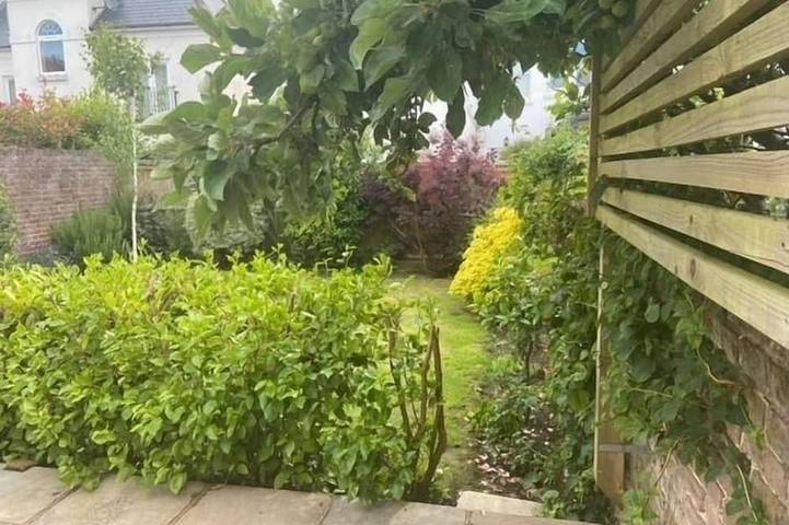 Ganze Wohnung, Apartment-Eigenes Badezimmer-Gartenblick in Worthing, West Sussex