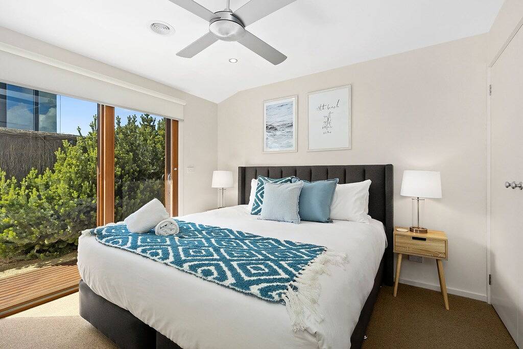 Sunset Haven: Golf, beach, spa and fire retreat in Bellarine