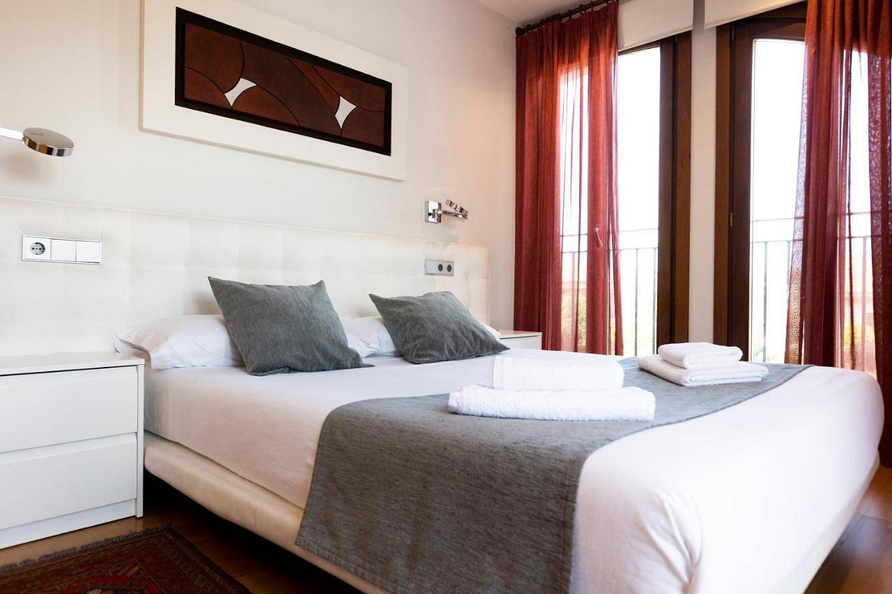 Appartement entier, Apartment with Pool View in Hondarribia, Côte Basque (Espagne)