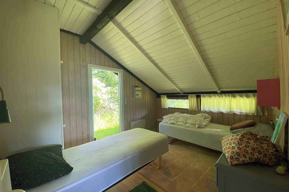 Cozy summer house in Melby Enghave in Melby, Hovedstaden