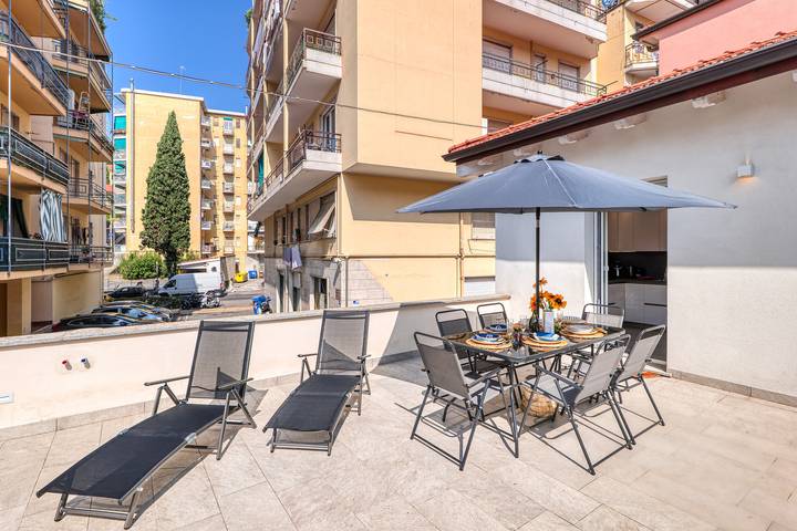 Gîte pour 6 personnes, avec terrasse, adapté aux familles à San Remo - 2