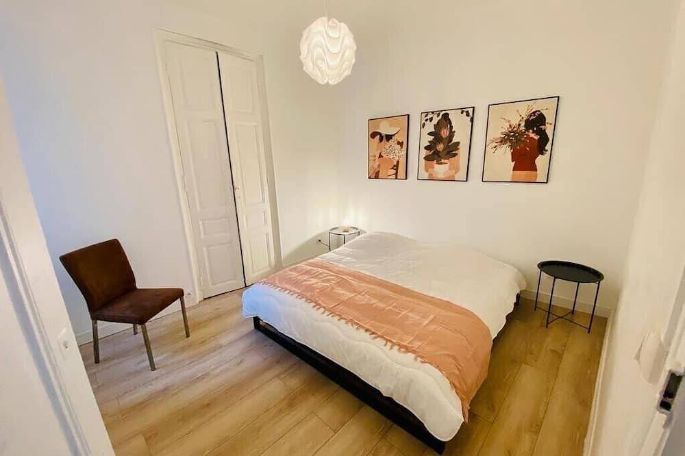 Apartamento entero, Apartamento-Familiar-Baño privado con ducha in Laval, Mayenne (desambiguación)