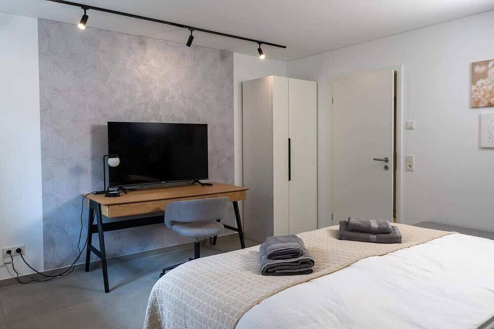 Ganze Wohnung, Oase am Tierpark exklusiv und gehobener Standard in Freiberg, Chemnitz und Umgebung
