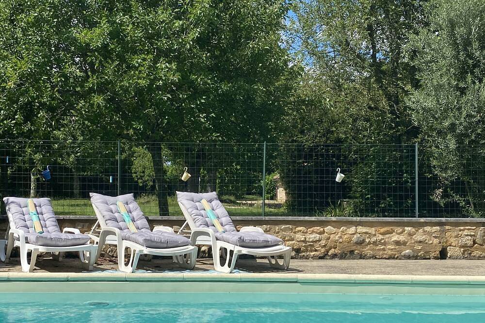 Maison de charme avec piscine chauffée à 30mn du Futuroscope in Antigny, Vienne (France)