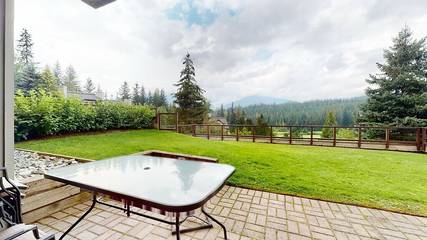 Glamping for 6 Guests in Whistler, Whistler Blackcomb, Picture 3