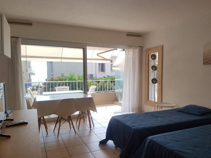 Gîte pour 2 personnes, avec balcon dans Plage Veillat Saint Raphael - 3