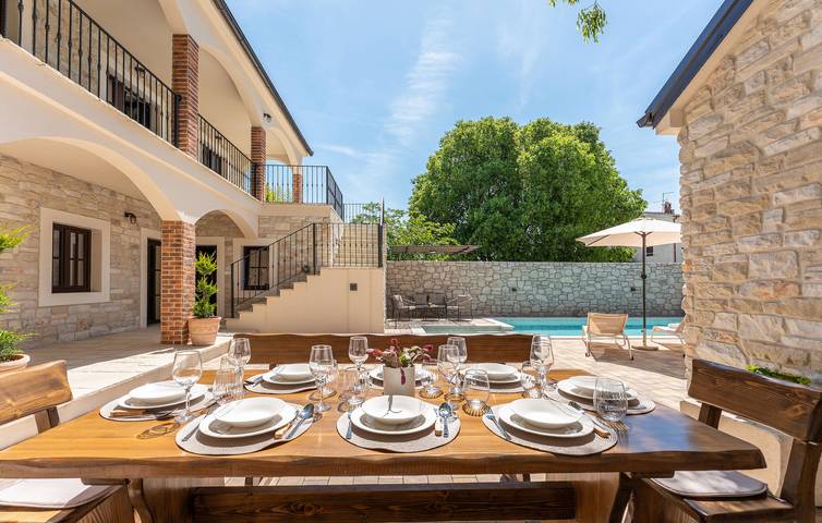 Villa pour 8 personnes, avec sauna et piscine à Turanj - 3