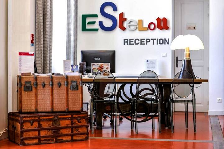 Hôtel pour 2 personnes, avec jardin ainsi que vue et piscine à Sommières - 4