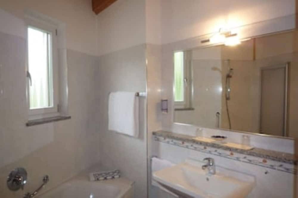 Ganze Wohnung, Miniappartement - für 2 Pers. - großer Balkon in Kuens, Passeiertal