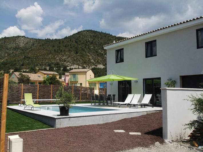 Ferienhaus für 6 Personen, mit Garten und Pool in Castellane - 2