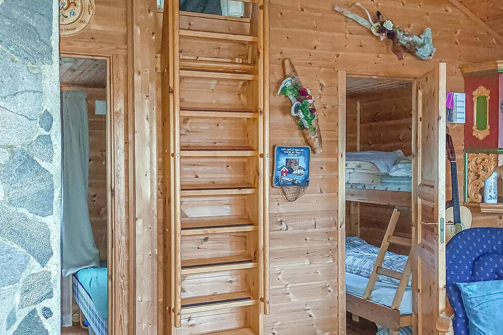 Nice home in Botenhamn with house a mountain view in Senja, Lenvik