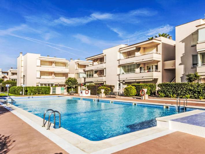 Apartamento para 6 personas, con piscina para niños además de jardín y terraza en Vinaroz