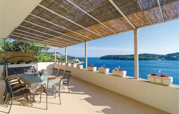 Ganze Ferienwohnung, Gemütliche 2-Zimmer-Wohnung mit Terrasse, WLAN und 2,5 km zum Strand in Zaton, Grad Dubrovnik