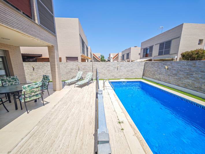 Location de vacances pour 7 personnes, avec terrasse et jardin à Cambrils - 2
