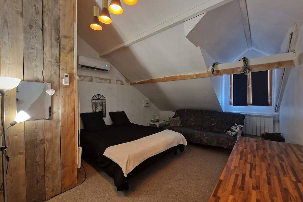 Chambre familiale Maelle (3 lits double) in Garchizy, Nièvre