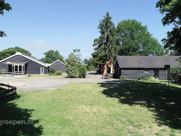 Ferienhaus für 28 Personen, mit Whirlpool und Terrasse sowie Sauna, mit Haustier