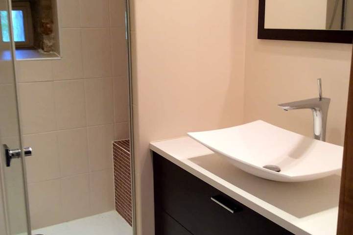 Gîte pour 4 personnes, avec terrasse ainsi que piscine et jardin à Bouniagues - 3