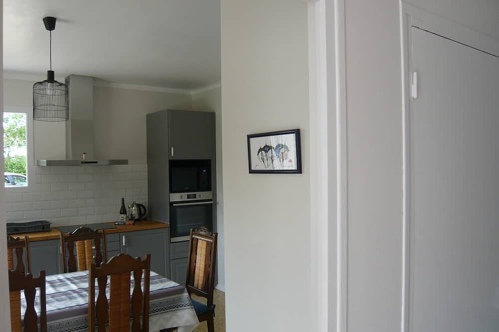 Country house 5 kms from the sea, 12 kms from Perros Guirec. in Trélévern, Pink Granite Coast