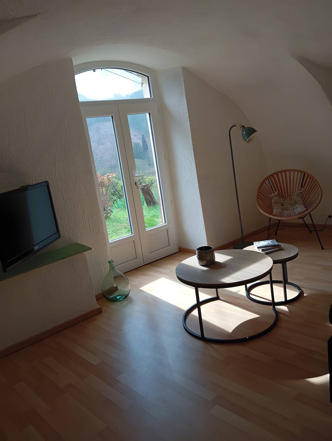 Ganze Wohnung, Apartment 'La Pergola' mit Bergblick, Wlan und Klimaanlage in Saint-Jean-du-Gard, Cevennen