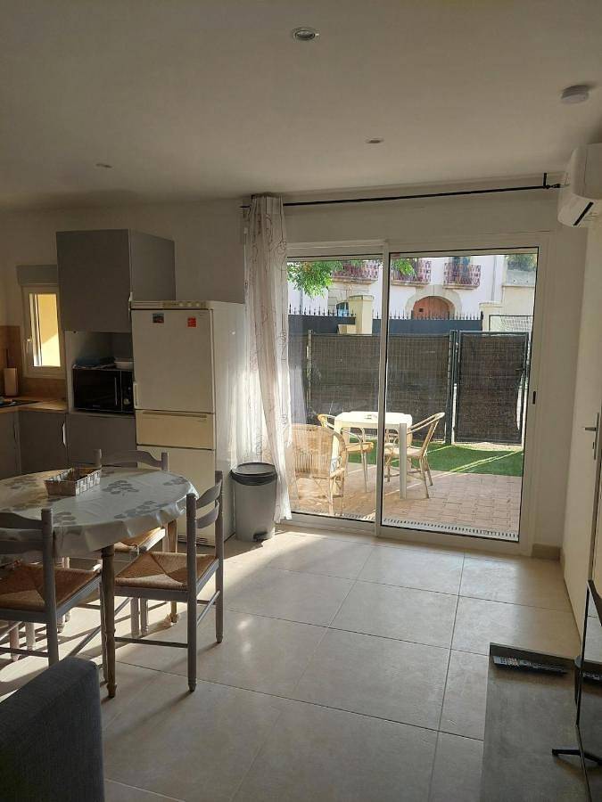 Gîte pour 6 personnes, avec jardin à Nébian - 2