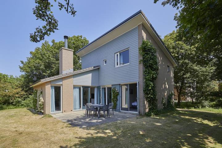 Bungalow voor 7 personen, with Balkon/Terras and Terras as well as Zwembad and Sauna in Den Haag