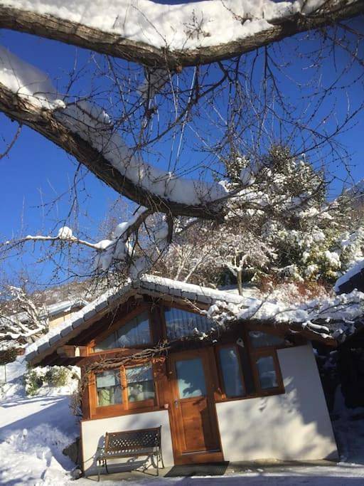 Location de vacances pour 2 personnes, avec vue ainsi que terrasse et jardin à Aigueblanche - 3