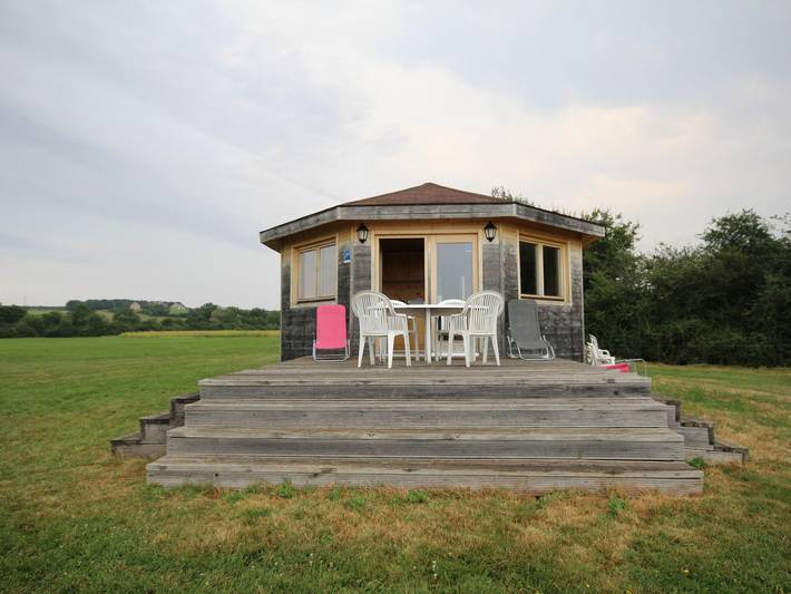 Ungewöhnliches Chalet am Fluss, ruhig und alles inklusive in Cercy-la-Tour, Nièvre