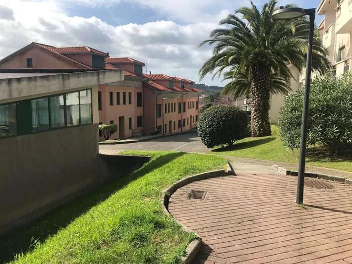 Apartamento de vacaciones para 6 personas, con jardín además de vistas y piscina, Familias con niños - 1