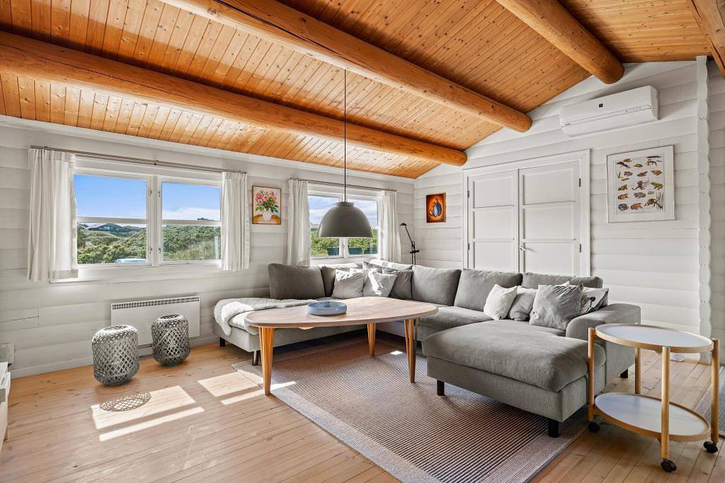 Beautiful holiday home just behind the dunes - sleeps 4 in Vejers Beach, Varde Region