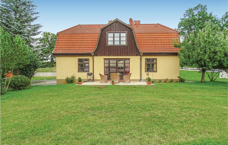 Ferienhaus für 8 Personen, mit Garten und Sauna sowie Terrasse in Kuhlen-Wendorf - 4