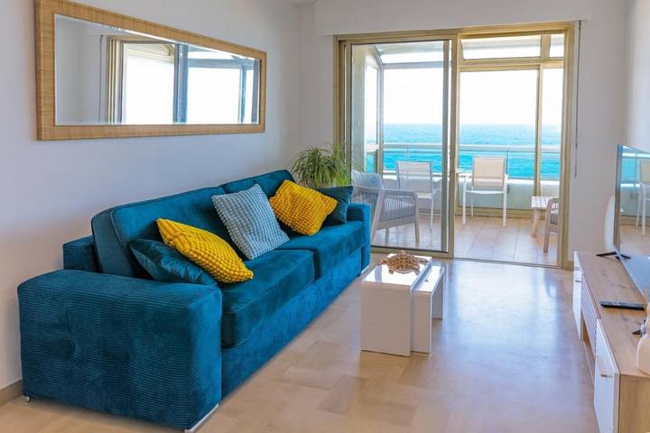 Gîte pour 4 personnes, avec jardin et vue dans Plage de la Pierre au Tambour - 2