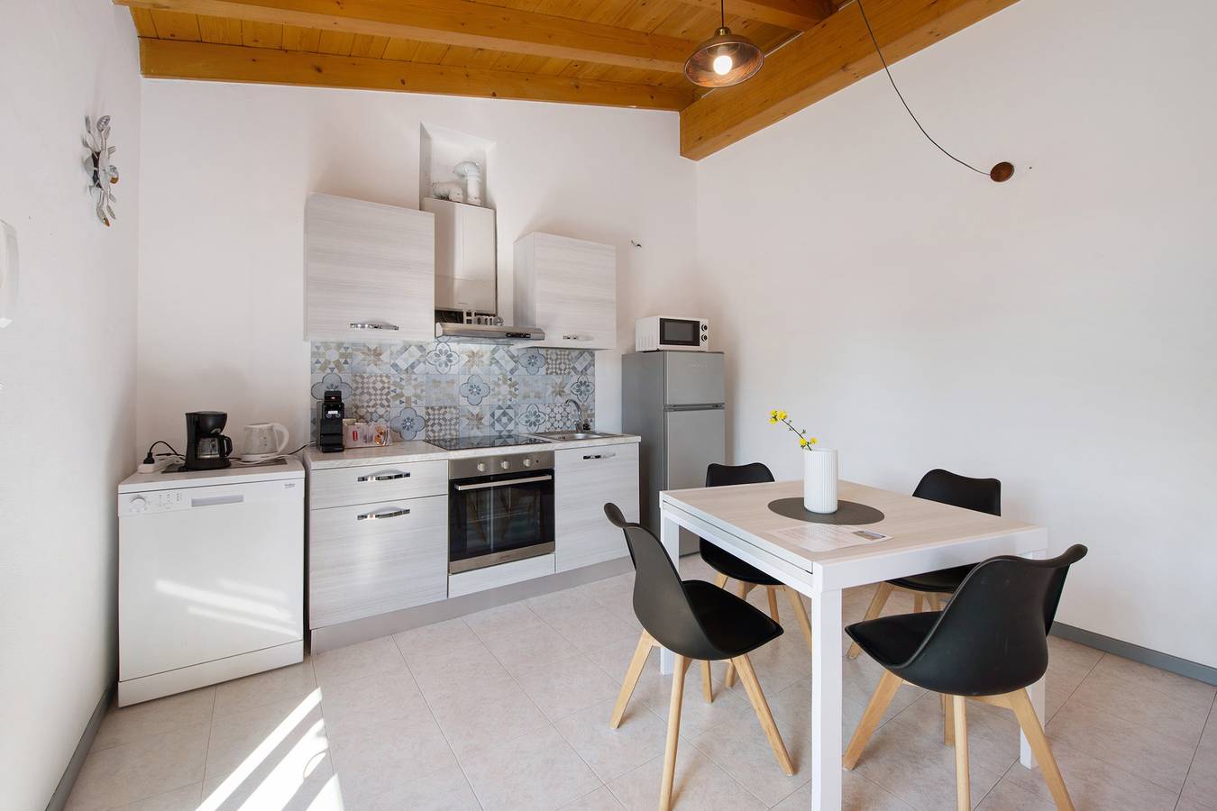 Ferienhaus 'Appartamenti Villa Fiorito' mit Blick auf den See, Wi-Fi und Klimaanlage in Lazise, Gardasee-Berge