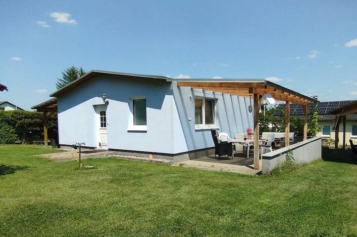 Ferienhaus für 4 Personen, mit Terrasse und Garten