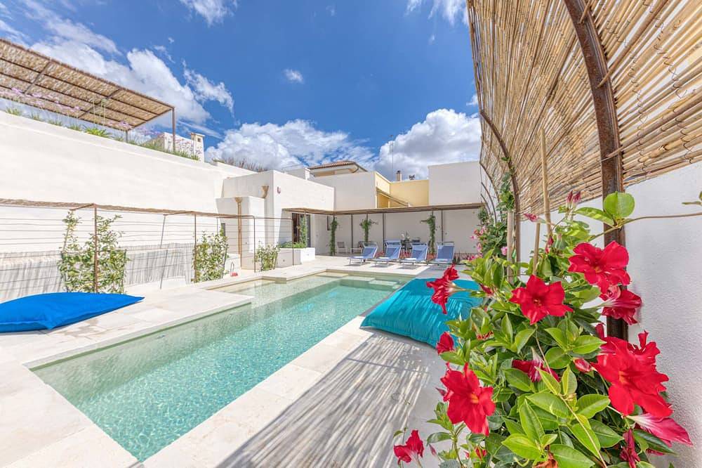 Entire house with private pool 5km from the sea in Salve, Golfo de Tarento